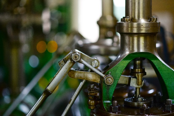 Blur-close-up-engineering- 5 tips to sell used machinery